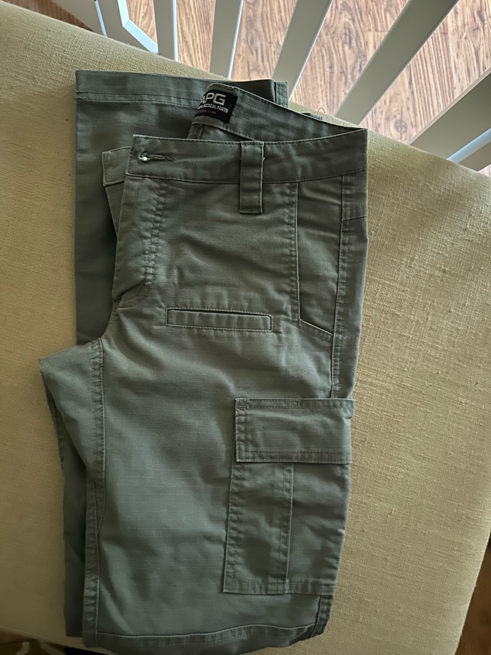 Women's Tactical Pants with Utility Pockets
Size 2